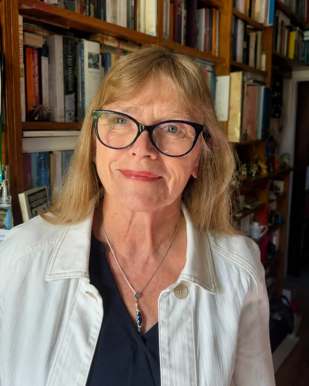 Portrait photograph of poet Vivienne McKechnie